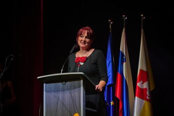 Prejemnica bronastega konjiškega grba: Renata Gabrovec Prejemnica bronastega konjiškega grba: Renata Gabrovec