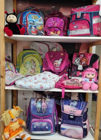 Novomeški Rdeči križ pomagal otrokom z boni za šolske potrebščine