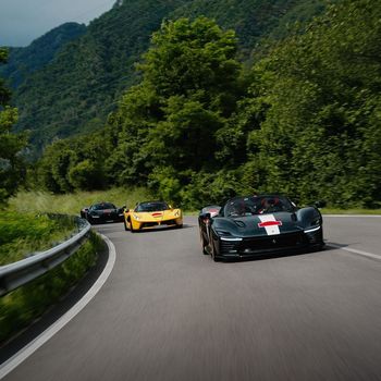 Ferrari Cavalcade Classiche prihaja v Žiri