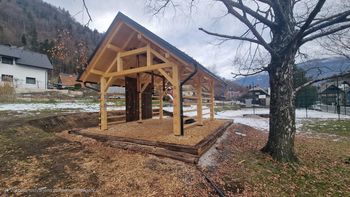 Zaključen projekt postavitve športno-vadbenega kozolca na Kočni