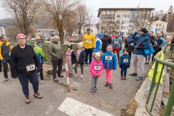 Mladinski svet Ravne v soboto izpeljal jubilejni 10. Miklavžev tek po cik-caku