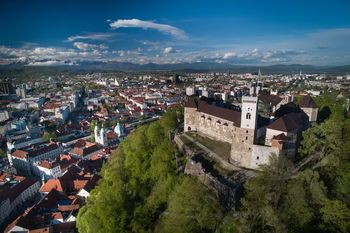 Nadaljujemo z urejanjem grajskega pobočja