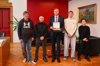 Župan sprejel evropska prvaka v break dance dvojicah Župan sprejel evropska prvaka v break dance dvojicah