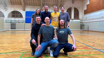 20 centi ubranili naslov v napeti končnici