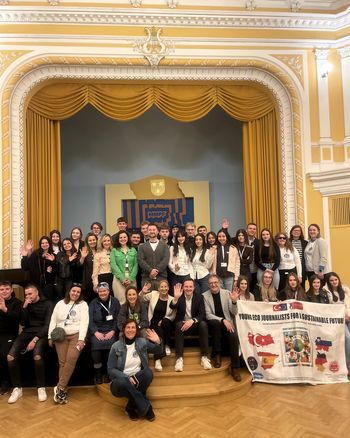 Župana obiskali dijaki SŠ za gradbeništvo in varovanje okolja z vrstniki iz Nemčije, Turčije in Španije Župana obiskali dijaki SŠ za gradbeništvo in varovanje okolja z vrstniki iz Nemčije, Turčije in Španije