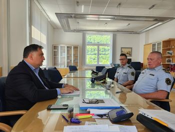 Ustanovitev mešanih patrulj policist–redar v poletnem času na Jesenicah
