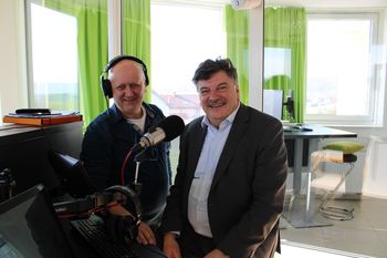 Župan dr. Peter Verlič: »V sredo, 18. junija, ob 19. uri, toplo vabljeni v Športno dvorano Brinje, da skupaj proslavimo 30 let Občine Grosuplje in 20 let mesta Grosuplje«