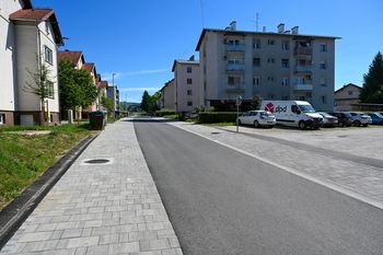 Prenovljena Vavpotičeva ulica prijaznejša stanovalcem Prenovljena Vavpotičeva ulica prijaznejša stanovalcem