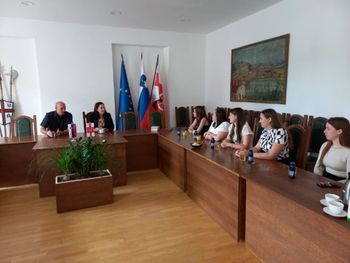 SPREJEM SREDNJEŠOLK PRI ŽUPANJI