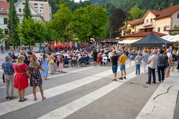 Slavnostno in množično praznovanje dneva državnosti na Trgu Toneta Čufarja