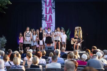 Praznik Krajevne skupnosti Regrča vas ob glasbi, ki povezuje generacije