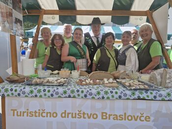 Kmečki kruh braslovškega podeželja in poprtnjak