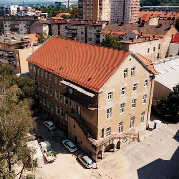 Začenja se obnova Kajuhovega doma