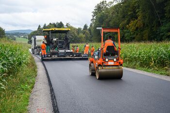 V Radohovi vasi asfaltiran obnovljeni odsek lokalne ceste