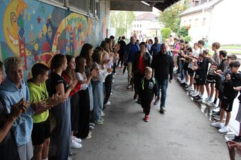 PRVI ŠOLSKI DAN NA BOVŠKEM PRVI ŠOLSKI DAN NA BOVŠKEM