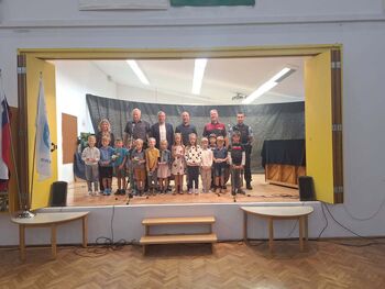 PRVI ŠOLSKI DAN ZA 22 PRVOŠOLK IN PRVOŠOLCEV OSNOVNE ŠOLE KOBARID PRVI ŠOLSKI DAN ZA 22 PRVOŠOLK IN PRVOŠOLCEV OSNOVNE ŠOLE KOBARID