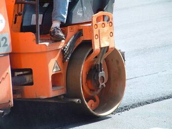 Popolna zapora ceste Pod griči