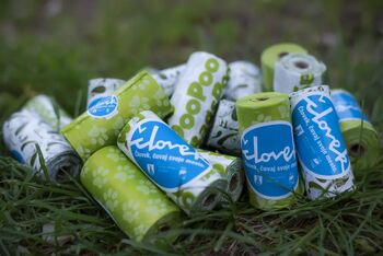 Na pasji sprehod vedno z vrečko za kakce