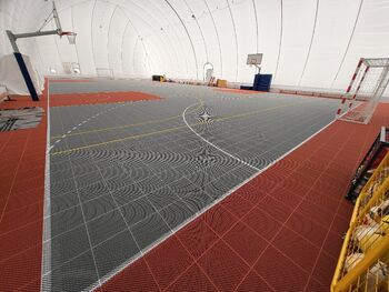 NOVA PODLAGA V BALONU S ŠPORTNIM IGRIŠČEM