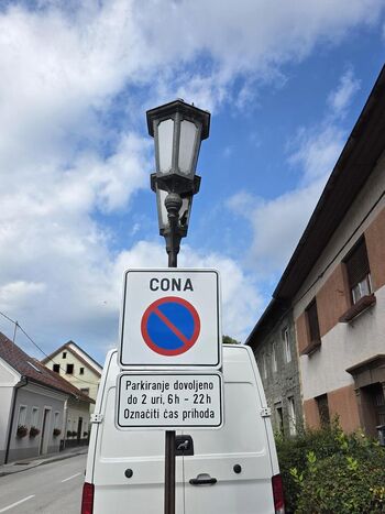 MODRA CONA TRG BRASLOVČE