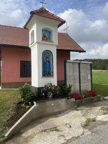 Blagoslov prenovljenega kužnega znamenja v Desencih