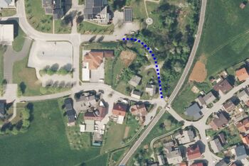 Do dijaškega in študentskega doma vodi nova pešpo