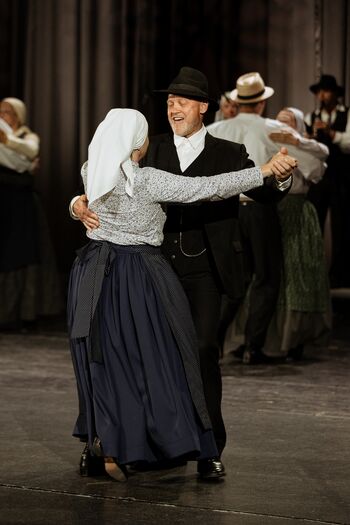 POLKA, VALČEK IN POSKOK 