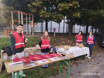 Dobrodelni pohod po Poti Rdečega križa v Novem mestu pod geslom »Nisi sam«