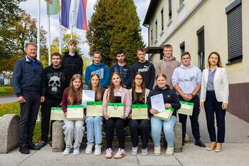 PREDSTAVITEV RAZISKOVALNIH NALOG