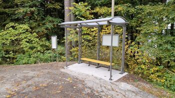 Nova avtobusna nadstrešnica na postaji "Pristava" v Javorniškem Rovtu