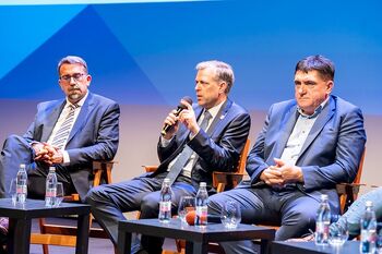 Župan na posvetu o lokalni moči in regionalnem razvoju v Sloveniji Župan na posvetu o lokalni moči in regionalnem razvoju v Sloveniji