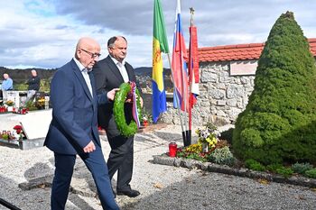 NAJ PREVLADATA RAZUM IN ŽELJA, DA V SOŽITJU IN MIRU ŽIVIMO