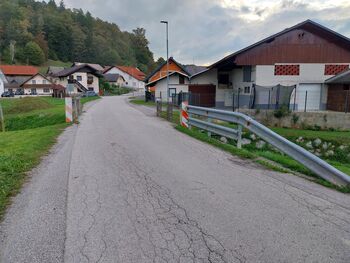 Popolna zapora občinske ceste zaradi rekonstrukcije mostu v naselju Pijavice