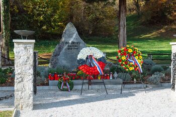 SPOMINSKA SLOVESNOST OB DNEVU SPOMINA NA MRTVE NA STRANICAH