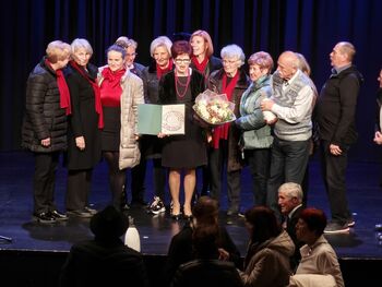 Prejemnika nagrade ZKD Grosuplje: Danica Kutnar in Likovna skupina Paleta