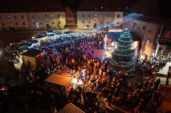 Prižig lučk s parkljevanjem // Čarobni december v mestu