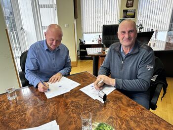 Občina Žiri podpisala pogodbo za nadaljnje urejanje Športno-rekreacijskega centra Pustotnik