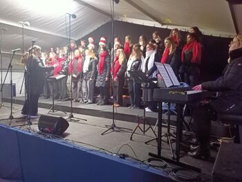 Gimnazijski bazar in koncert na Trgu Toneta Čufarja Gimnazijski bazar in koncert na Trgu Toneta Čufarja