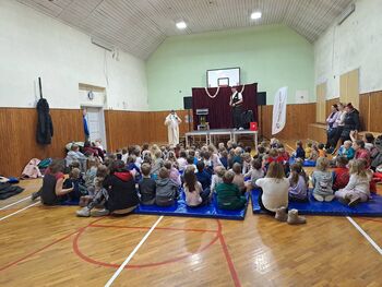 Dedek Mraz obiskal otroke na Koroški Beli Dedek Mraz obiskal otroke na Koroški Beli