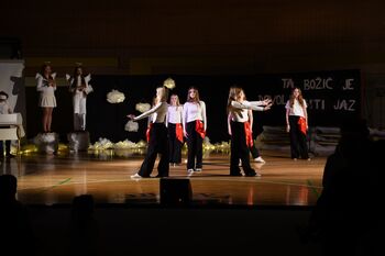 Ta božič je dovolj – biti JAZ Ta božič je dovolj – biti JAZ