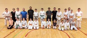 Trening s starši – ko december postane čas za gibanje, nameh in povezovanje Trening s starši – ko december postane čas za gibanje, nameh in povezovanje