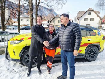 Prevzem novega vozila za urgentnega zdravnika Prevzem novega vozila za urgentnega zdravnika