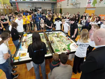 Regijsko tekmovanje First Lego liga združilo robotiko in arheologijo