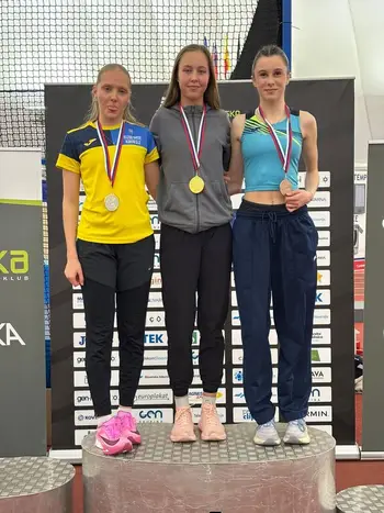 Ajda Kragelj s srebrno in bronasto medaljo ter Gaja Rutar s srebrno medaljo na Prvenstvu Slovenije v dvorani za mlajše mladince in mladinke Ajda Kragelj s srebrno in bronasto medaljo ter Gaja Rutar s srebrno medaljo na Prvenstvu Slovenije v dvorani za mlajše mladince in mladinke