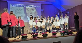 Nastop Otroškega pevskega zbora na občinski proslavi ob kulturnem dnevu