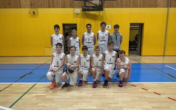 Mlajši košarkarji na turnirju v Gorenji vasi