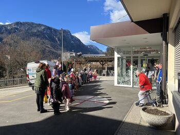 Obisk maškar iz vrtca Jesenice Obisk maškar iz vrtca Jesenice