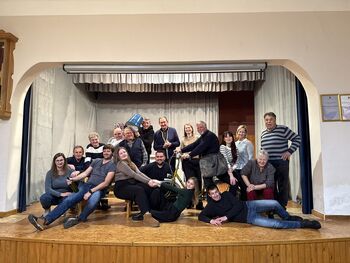 ROMANTIČNA KOMEDIJA: JESENSKA POROKA - TRETJI DEL ROMANTIČNA KOMEDIJA: JESENSKA POROKA - TRETJI DEL