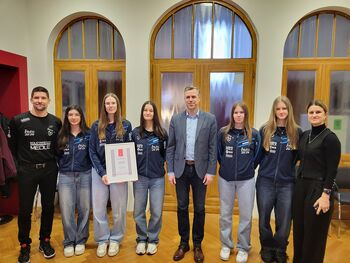 Župan Gregor Macedoni je na rotovžu sprejel člane Športnega društva SU