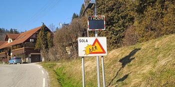 Postavitev prikazovalnika hitrosti v Štangarskih Poljanah